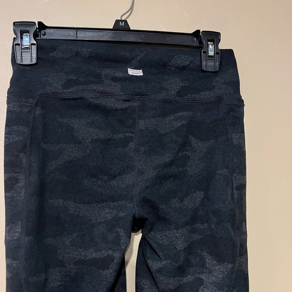 Vuori Elevation Performance Legging VW325 Women’s Small Dark Camo Athletic Gym - Picture 5 of 7